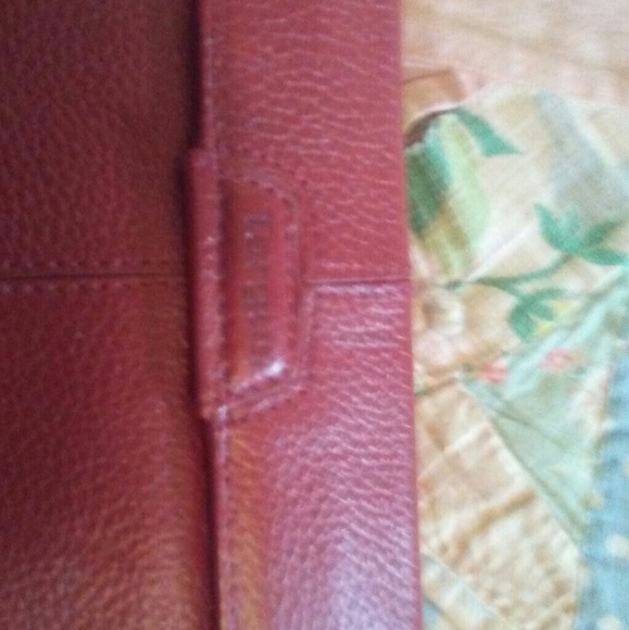 Amazon Kindle w/Case - Picture 6 of 10